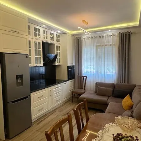 Flora Apartment *